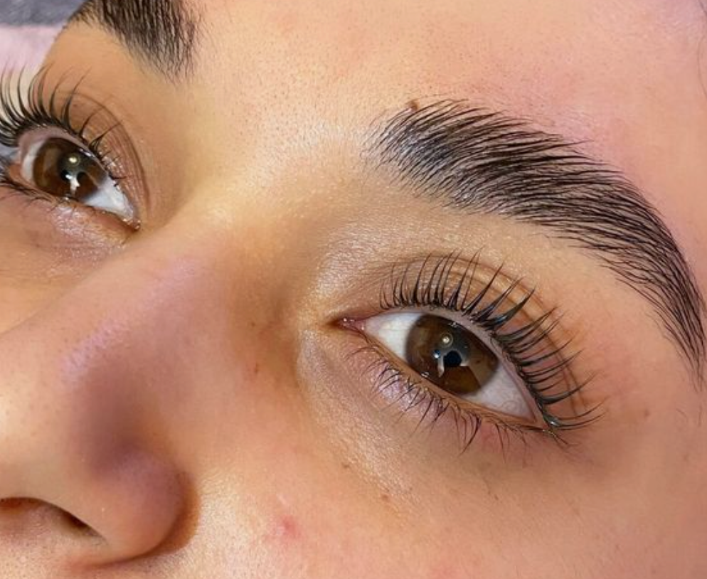 Rehaussement cils et sourcils