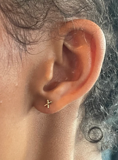 Boucles d'oreilles Doux Bisous Caroline Néron — pendentif minimaliste or — Spa Santé Le Nénuphar