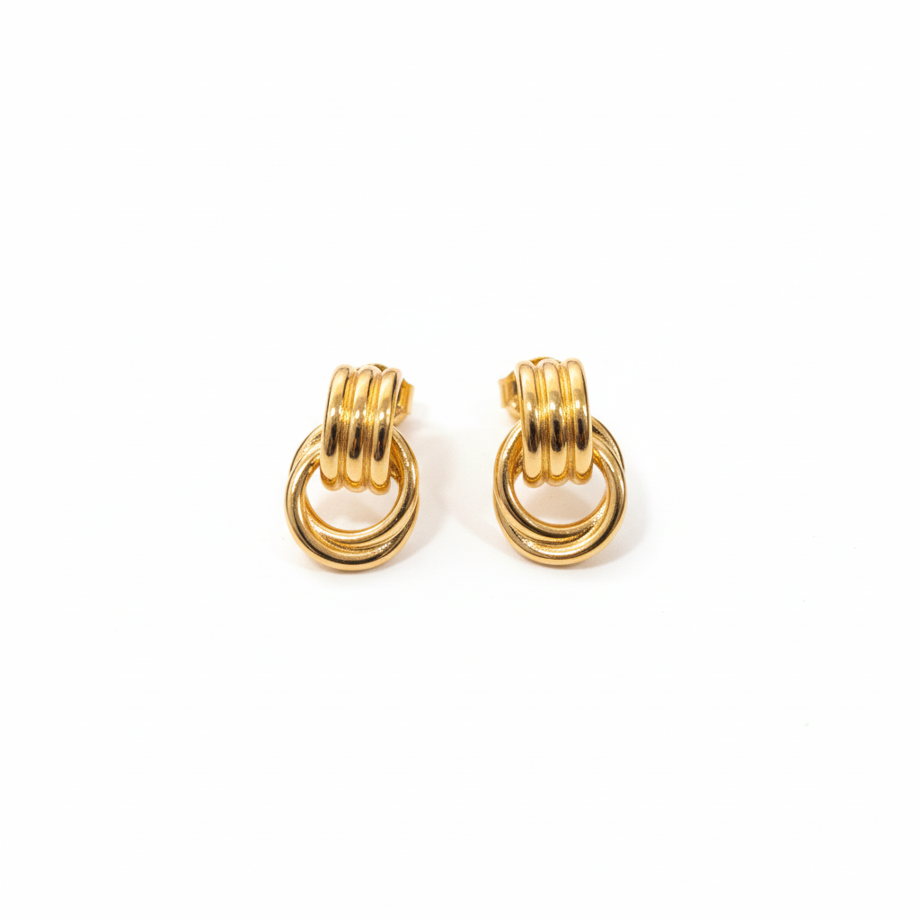Boucles d'oreilles Lien Précieux Caroline Néron — paire version or fond blanc — Spa Santé Le Nénuphar