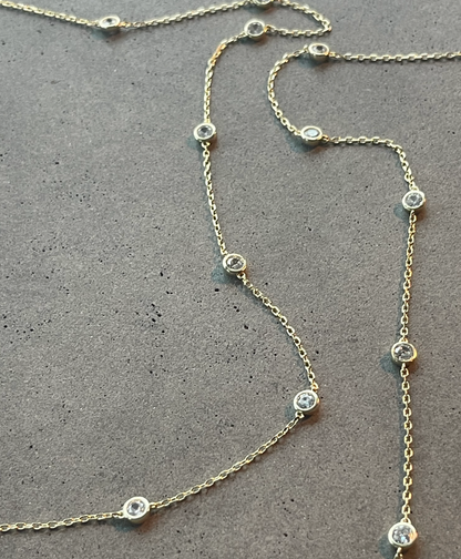 Collier Chaîne d'amour doré Caroline Néron — vue détail — Spa Santé Le Nénuphar