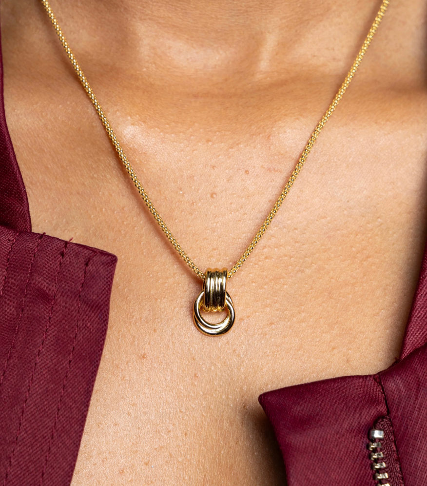Collier Lien Précieux doré Caroline Néron — nœud infini argent plaqué or — Spa Santé Le Nénuphar