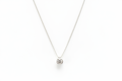 Collier Sweet Love Moissanite Caroline Néron en argent 925 plaqué doré — Spa Santé Le Nénuphar