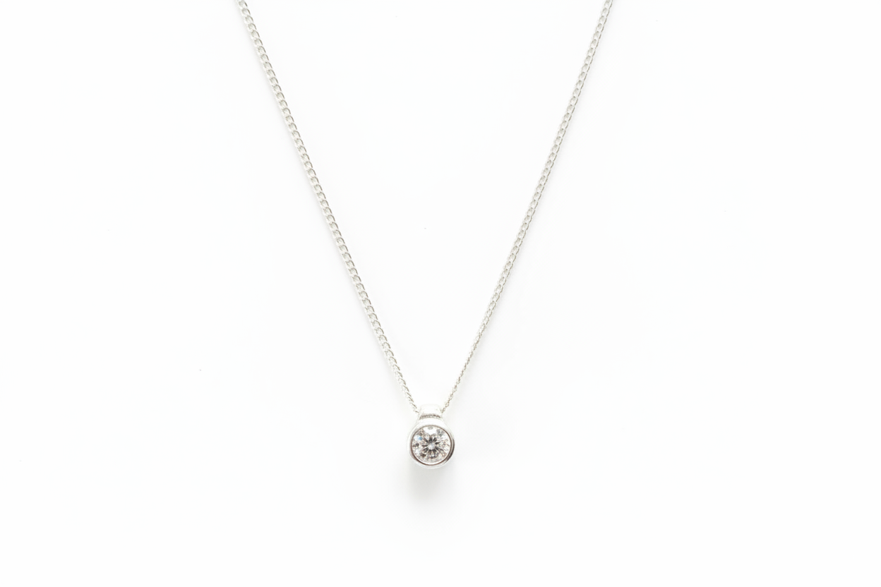 Collier Sweet Love Moissanite Caroline Néron — solitaire argent 925 — Spa Santé Le Nénuphar