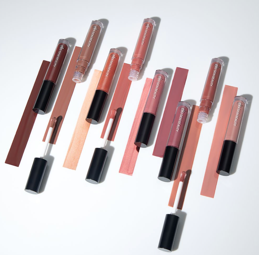 Plusieurs tubes de gloss Glo Skin Beauty montrant différentes couleurs — Spa Santé Le Nénuphar