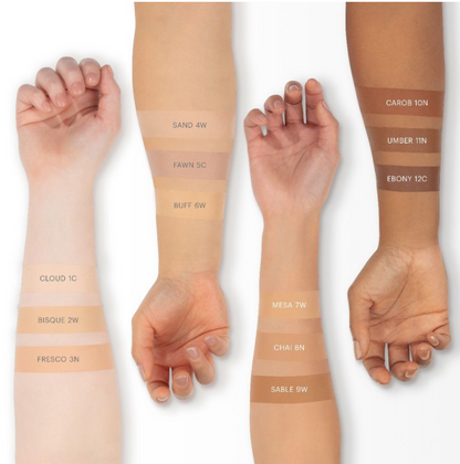 Échantillons de fond de teint HD Mineral Foundation Stick Glo Skin Beauty appliqués sur des bras — Spa Santé Le Nénuphar