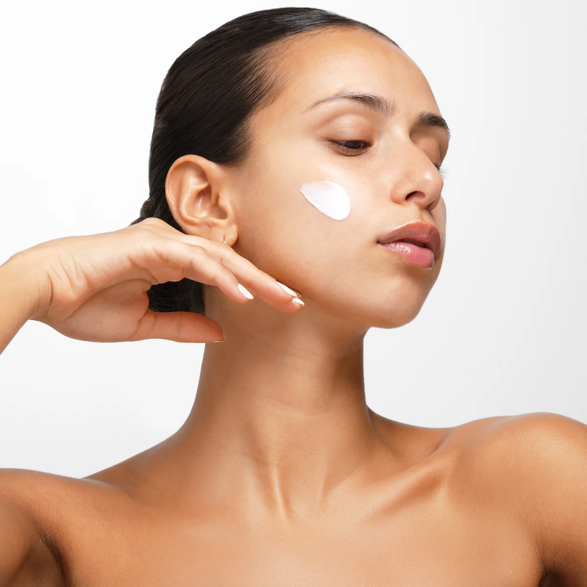 Mature Perfection Crème de jour G.M. Collin - application crème sur le visage - Spa Santé Le Nénuphar