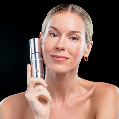 Hyaluronic Filler Crème G.M. Collin - modèle tenant le flacon crème anti-âge - Spa Santé Le Nénuphar