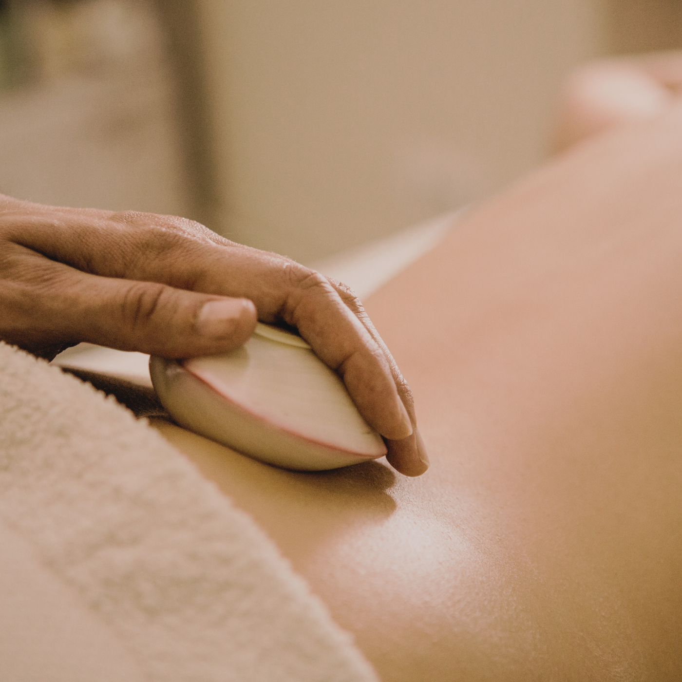 Massage aux coquillages chauds