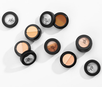 Plusieurs pots de correcteur Under Eye Concealer Glo Skin Beauty dans différentes teintes — Spa Santé Le Nénuphar